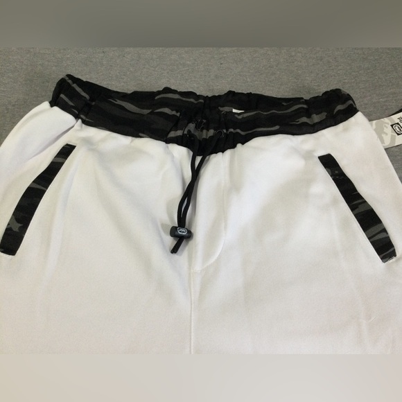 Ecko Unlimited White w/ Gray/Black Camo Sweatpants Size XL EO31G578B - Picture 3 of 9